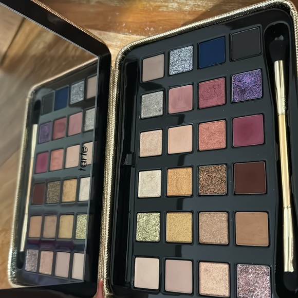 Tarte 🖤 - Picture 2 of 3